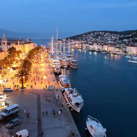 Olympus -kastela, Trogir * Kaštela