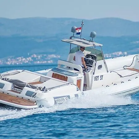 Olympus -kastela, Trogir アパート