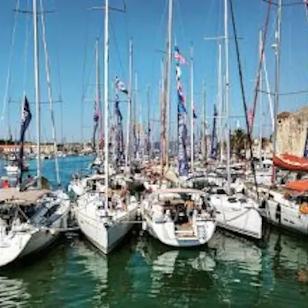 Olympus -kastela, Trogir アパート